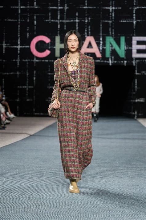 chanel tweed tastic suit